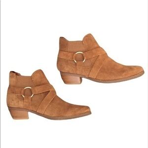 Crevo camel/brown suede booties. Size 8